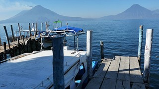 Panajachel: Motorovým člunem přes jezero Atitlán