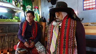 Santiago Atitlán aneb Maximón má rád peníze, doutníky a alkohol