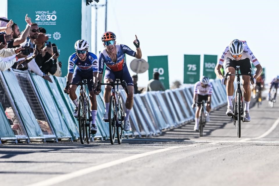 yates-wins-final-stage-en-gc-alula-tour-2024.jpg