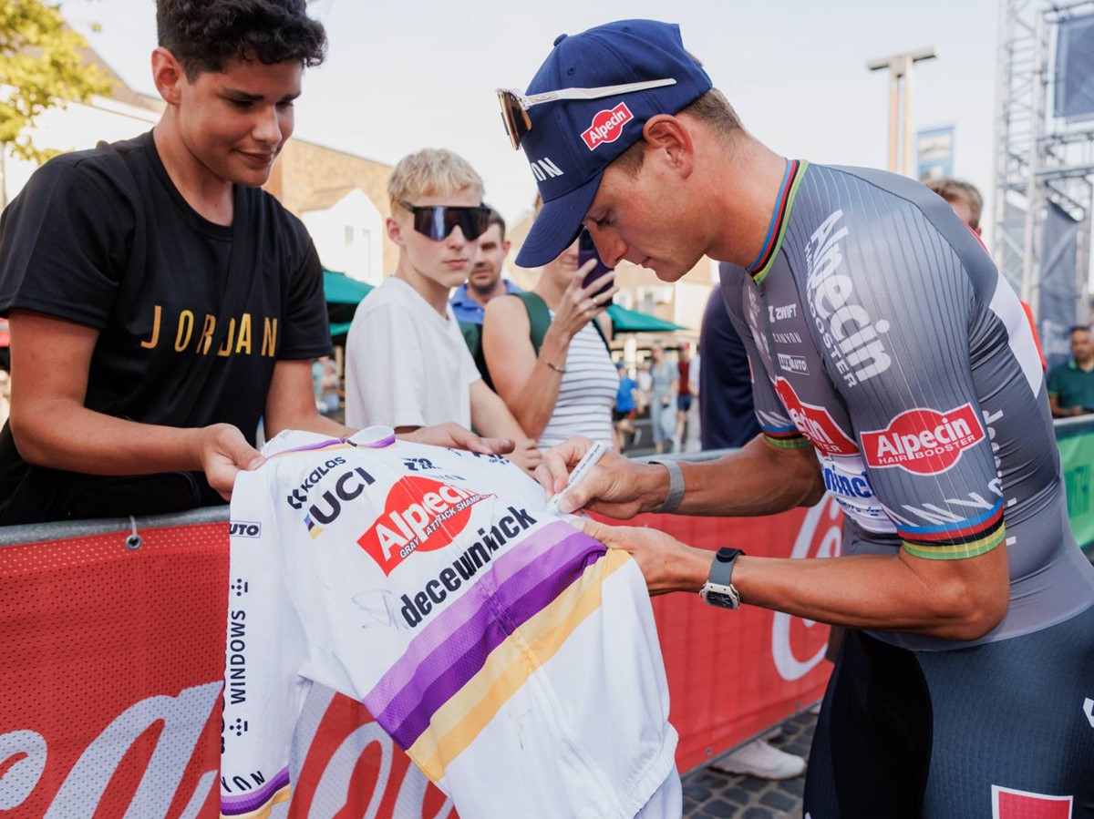 RhodePhoto_RENEWI2025_teampresentation_LoRes-169.jpg