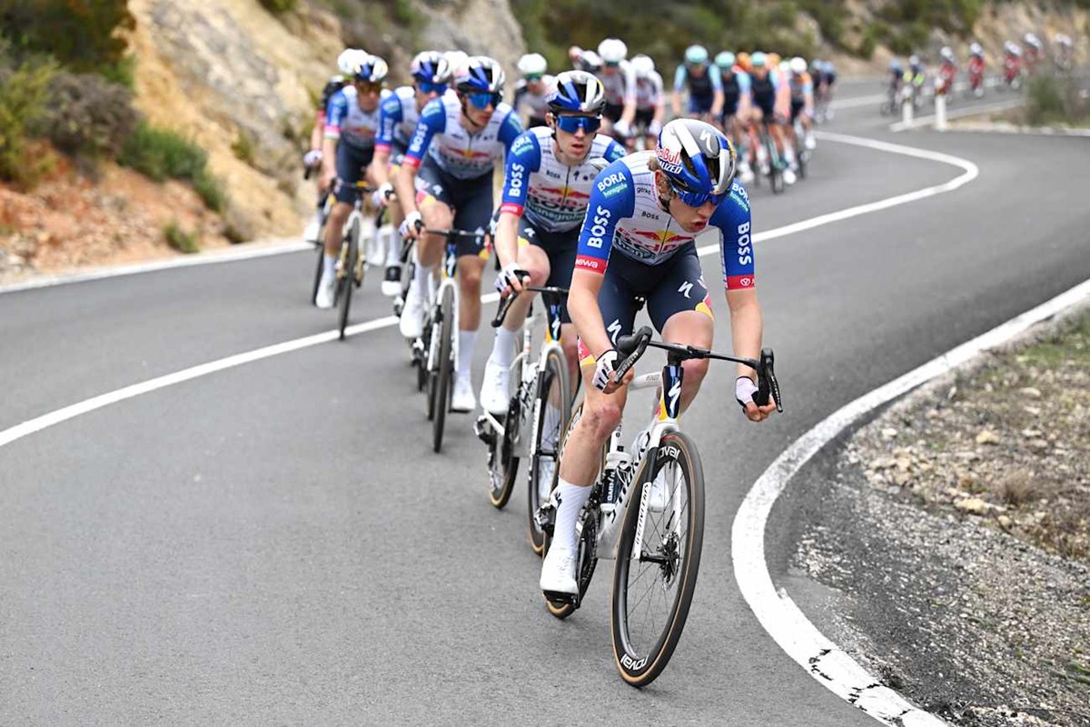 red-bull-bora-hansgrohe-pulling-valencia-stage-4.jpg
