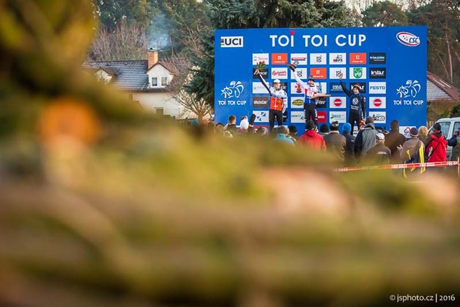 Komentovaná fotoreportáž z cyklokrosu v Jabkenicích