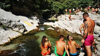 Cesta na jih, 20. den - Italská pohostinnost, koupání ve vodopádech a rezervace Monte Cuocco