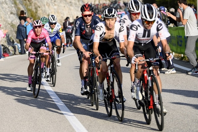 Podcast - GIRO SPECIAL: Černobílý vlak rozjel v kopcích přísnou hru