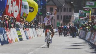 Bouchard vyhrál po dlouhém úniku 1. etapu Tour of the Alps