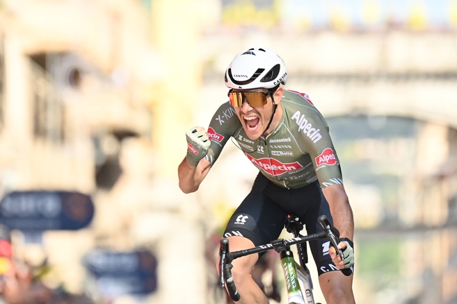Stefano Oldani vítězí ve 12. etapě Gira v Janově