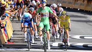 Van Aert vyhrál klasikářskou etapu Tour v Lausanne