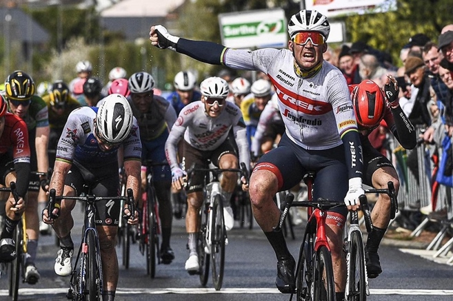 Snová sezóna Madse Pedersena: čtyři etapy Grand Tours a zelený dres ze španělské La Vuelty