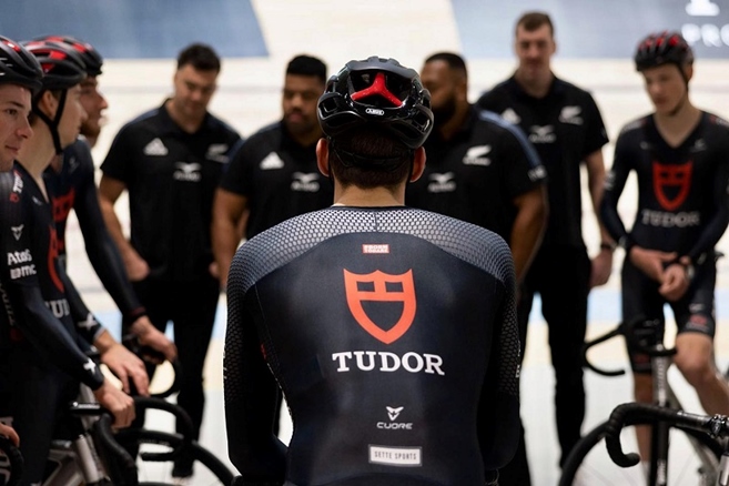 Tudor odhalil sestavu pro rok 2023. Vedle Sébastiena Reichenbacha budou jezdit i Petr Kelemen a Mika Heming