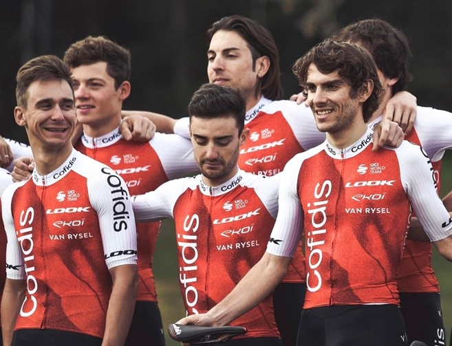 Také Cofidis se už pochlubil dresy pro sezónu 2023