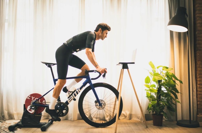 9 důvodů, proč používat domácí cyklistický trenažér aneb budeme jezdit na počítači?