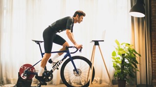 9 důvodů, proč používat domácí cyklistický trenažér aneb budeme jezdit na počítači?