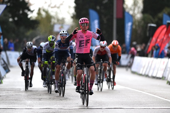Talentovaný Van den Berg má první profesionální vítězství. Vyhrál Trofeo Ses Salines - Alcudia