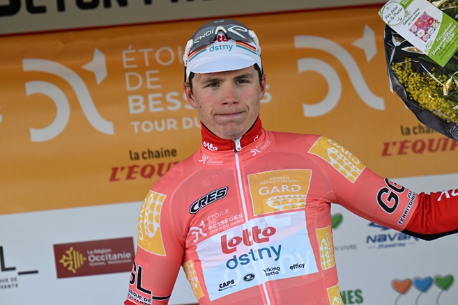 Úžasně silný De Lie vyhrál kopcovitou 3. etapu Etoile de Bessèges