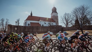 Začíná česká silniční sezóna. První víkend nabídne festival závodů v Hlohovci a tradiční Bíteš
