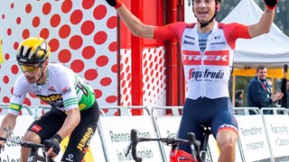 Ciccone porazil Rogliče i  Evenepoela. Splnil tak předsevzetí vyhrát etapu pro Catalda, jenž skončil v nemocnici s mnoha zlomeninami