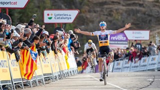 Tentokrát se do souboje Evenepoel versus Roglič nikdo nepletl. Poprvé byl v Katalánsku lepší Belgičan. Oba mají shodný čas