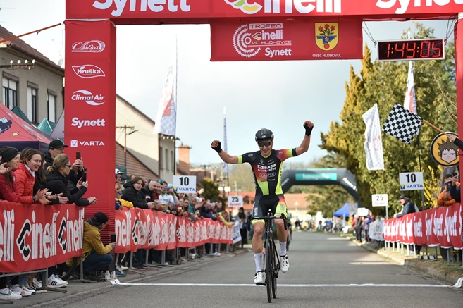 Řeha zvítězil v Hlohovci, závodu dominovali mladíci Elkov Kasper