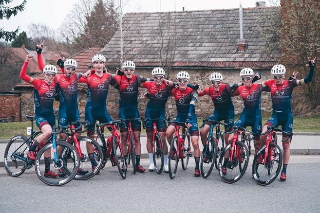 Kluci předvedli dokonalé cyklistické řemeslo, řekl k dominanci ATT Investments při pohárovém závodě ve Velké Bíteši Jaromír Friede