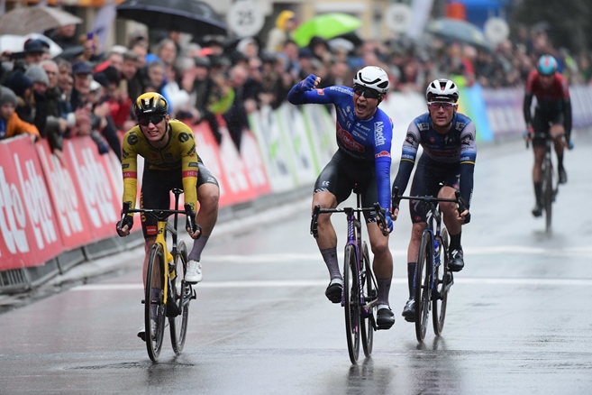 Dwars door Vlaanderen - poslední test před monumentem Kolem Flander