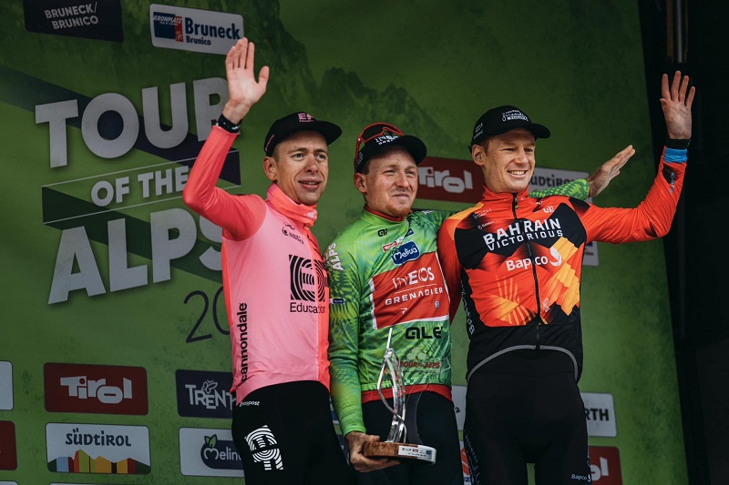 Simon Carr sfida il destino finché non ci riesce.  Il vincitore assoluto è Tao Hart, la prossima gara è il Giro Italia |  Ciclismo su strada.cz