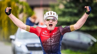 Skvělé představení ATT Investments pokračuje. Tomáš Jakoubek po vítězství v etapě jde do čela průběžné klasifikace!